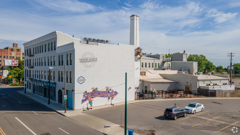 200-212 Wayne Ave, Dayton, OH for lease - Building Photo - Image 1 of 4