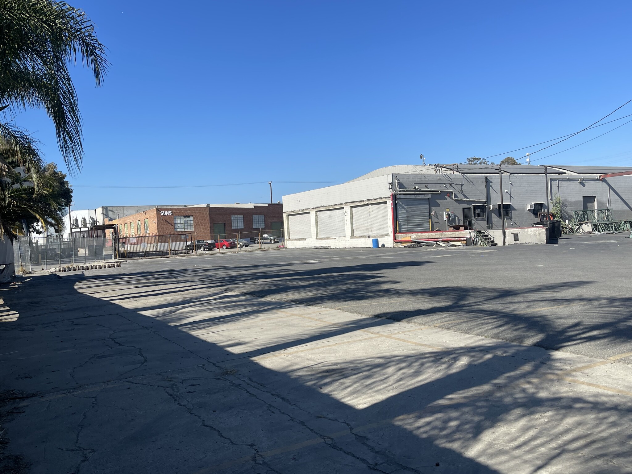 2145-2181 E 25th St, Los Angeles, CA for lease Building Photo- Image 1 of 17