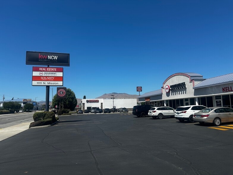 1111 N Mission St, Wenatchee, WA for lease - Building Photo - Image 2 of 6