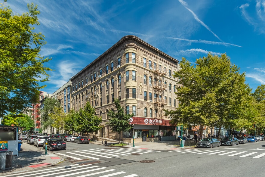 61 Lenox Ave, New York, NY for sale - Building Photo - Image 2 of 7