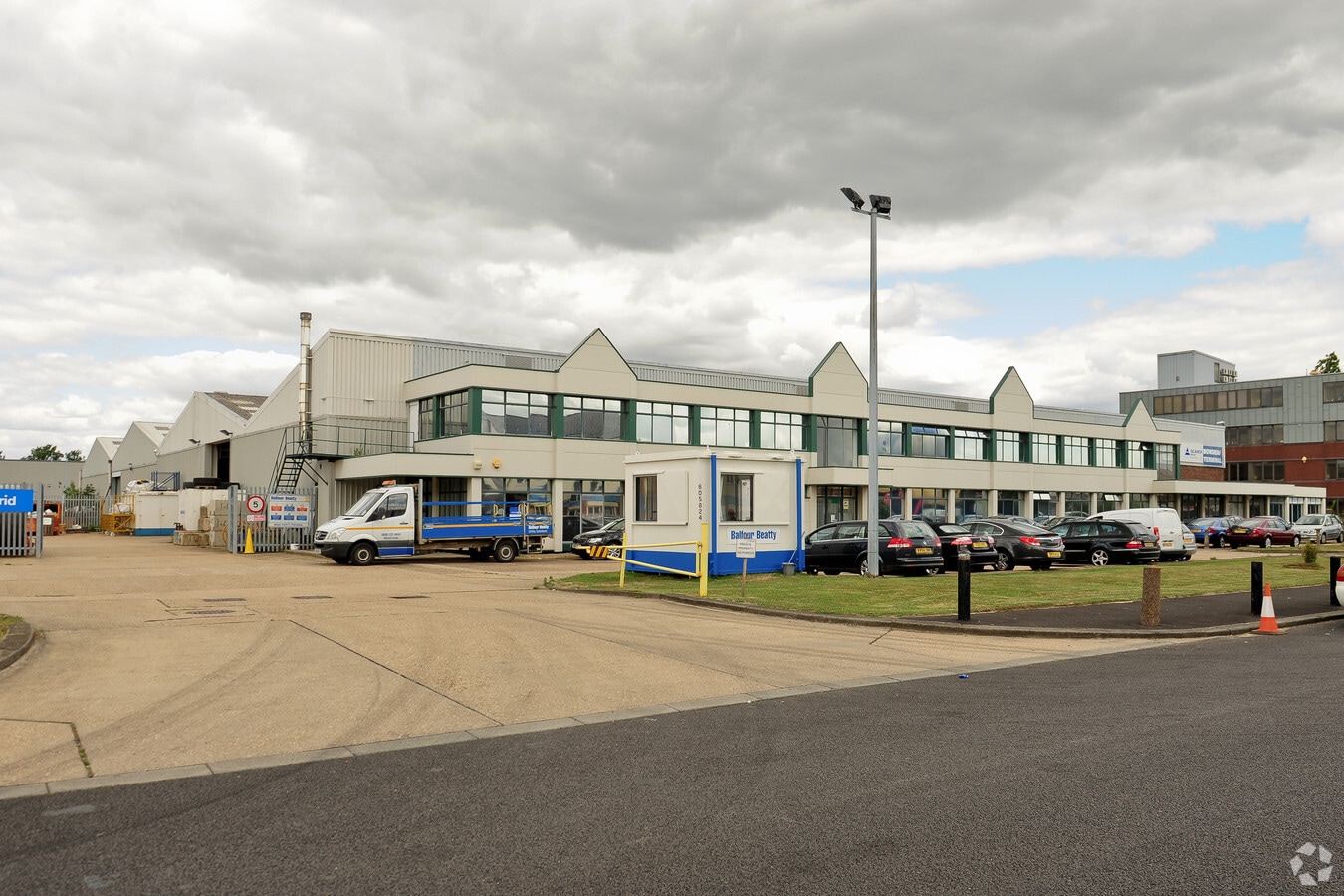 Luckyn Ln, Basildon, ESS SS14 3AX