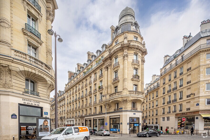 2 Rue Villaret De Joyeuse, Paris for lease - Primary Photo - Image 1 of 5