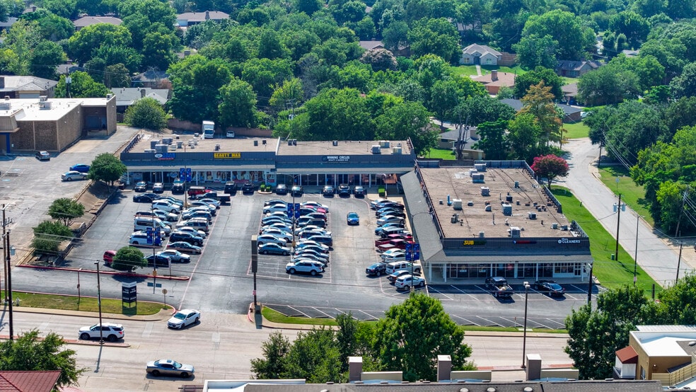 Pleasant Run Village Sale portfolio of 2 properties for sale on LoopNet.com - Building Photo - Image 2 of 5