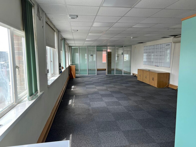 Central Way, Feltham for lease - Building Photo - Image 3 of 5