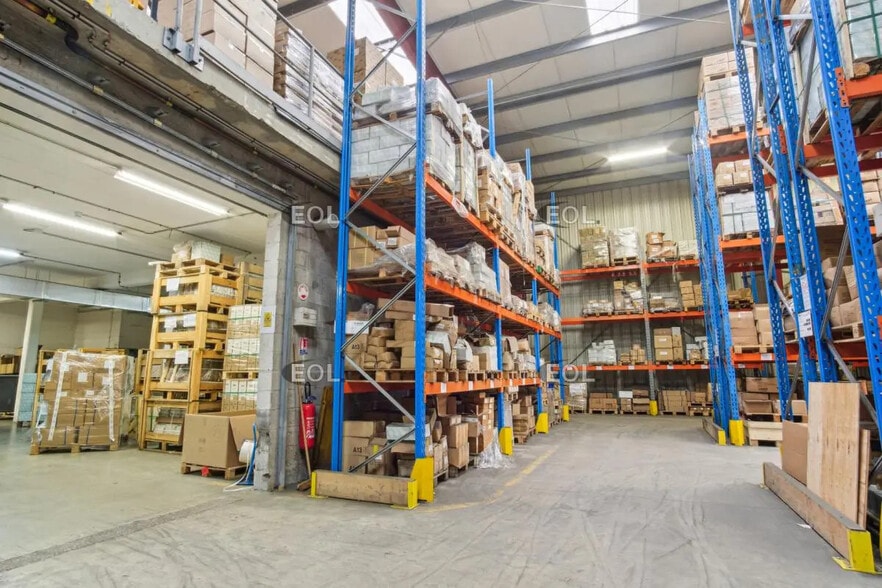 Industrial in Mormant for lease - Building Photo - Image 3 of 11