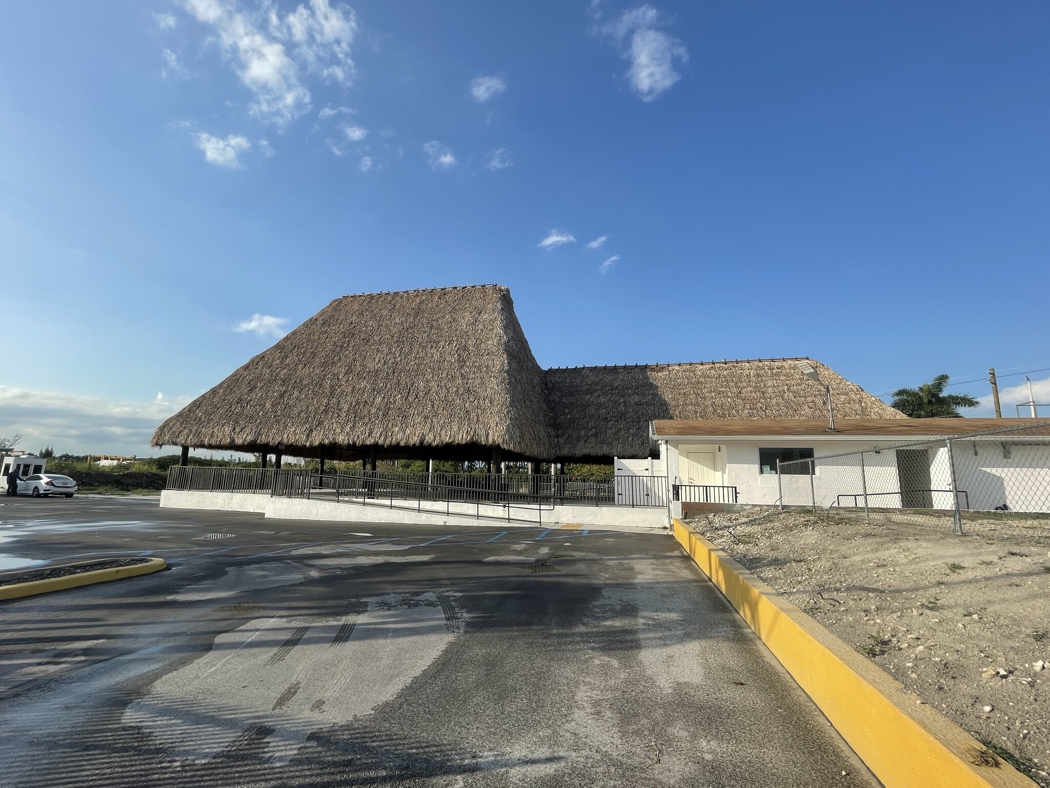 17015 W Okeechobee Rd, Hialeah, FL for lease Building Photo- Image 1 of 6