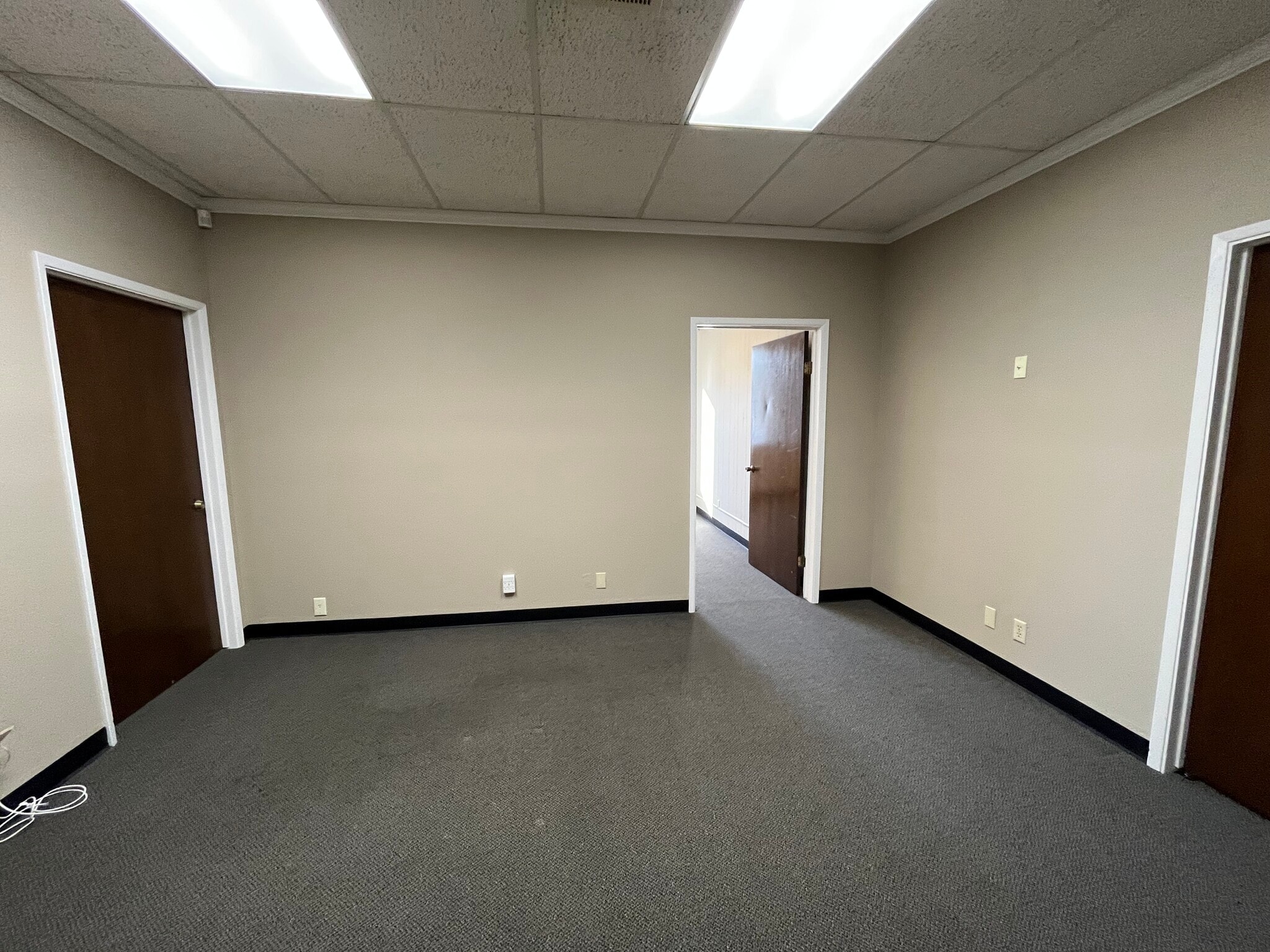 4047-4049 1st St, Livermore, CA for lease Interior Photo- Image 1 of 4