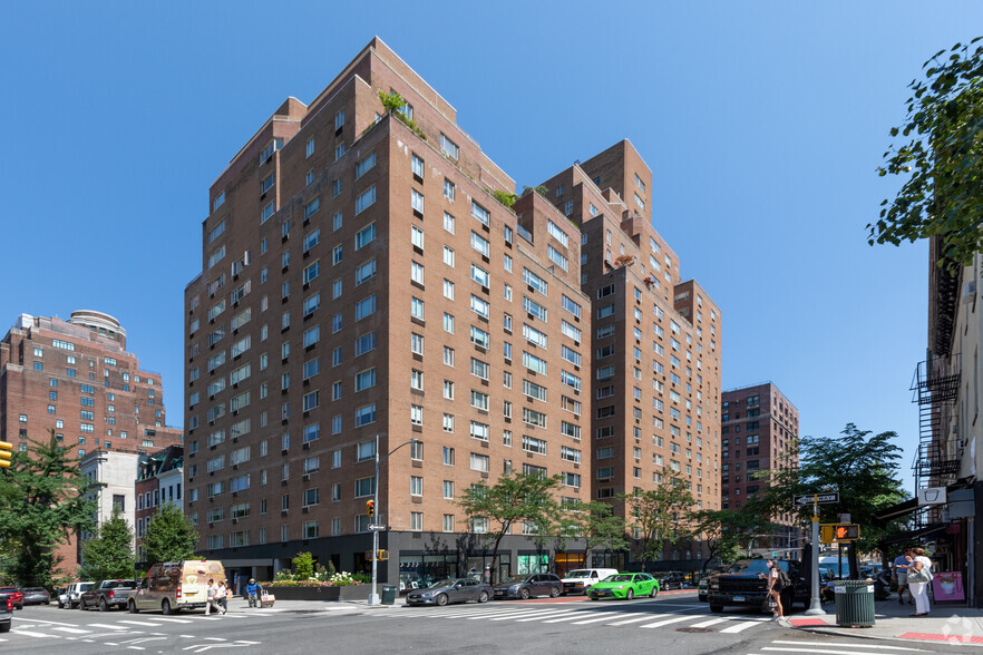 976-978 Lexington Ave, New York, NY for lease - Building Photo - Image 1 of 3