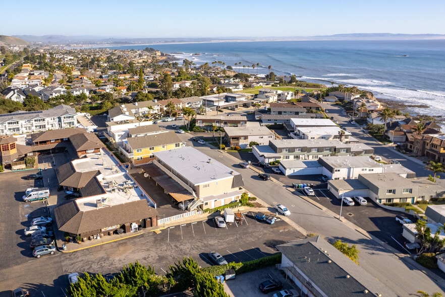 Shell Beach Apartment Complex Portfolio portfolio of 4 properties for sale on LoopNet.com - Aerial - Image 3 of 19