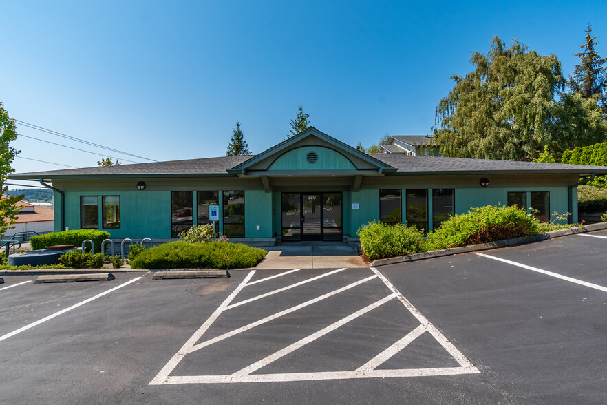 380 SE Barrington Dr, Oak Harbor, WA for lease - Building Photo - Image 2 of 7