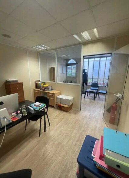Office in Paris for lease - Building Photo - Image 2 of 13