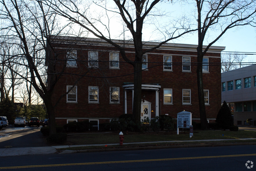 640 E Palisade Ave, Englewood Cliffs, NJ for lease - Building Photo - Image 3 of 9