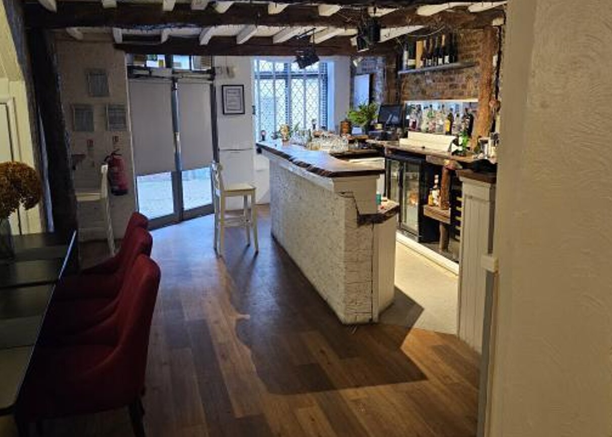 14 Maiden St, Barnstaple for lease Interior Photo- Image 1 of 7