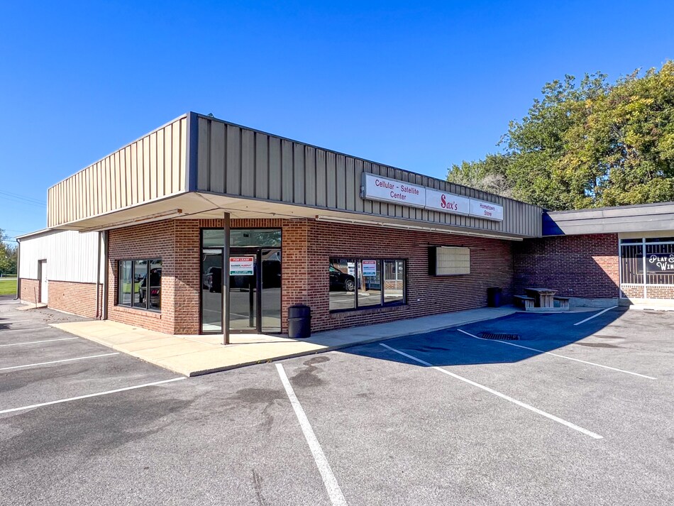 1040 W Main St, Mascoutah, IL for lease Building Photo- Image 1 of 12