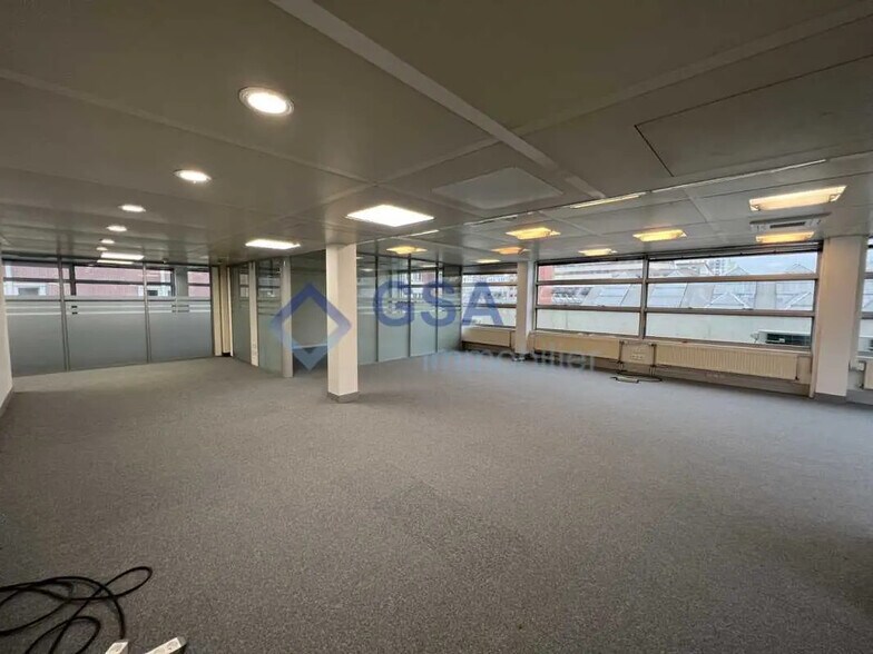 Office in Évry-Courcouronnes for lease - Building Photo - Image 2 of 11