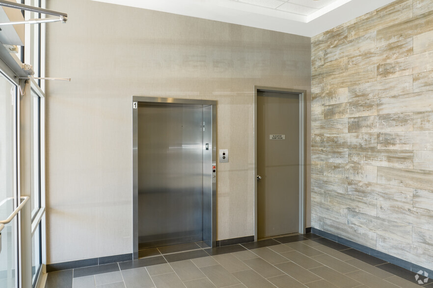 175 Galaxy Blvd, Toronto, ON for lease - Lobby - Image 3 of 3