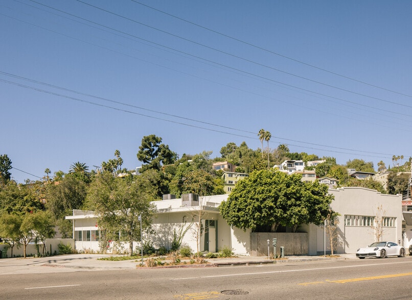 1825 Hyperion Ave, Los Angeles, CA for lease - Building Photo - Image 3 of 22