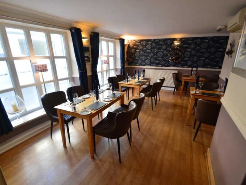 8 Fore St, Northam for sale - Interior Photo - Image 3 of 7