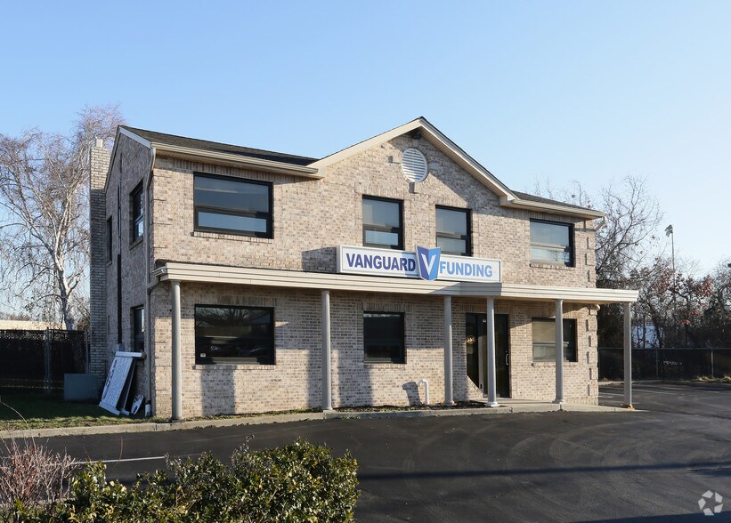 155 Rt 109, West Babylon, NY for sale - Primary Photo - Image 1 of 1