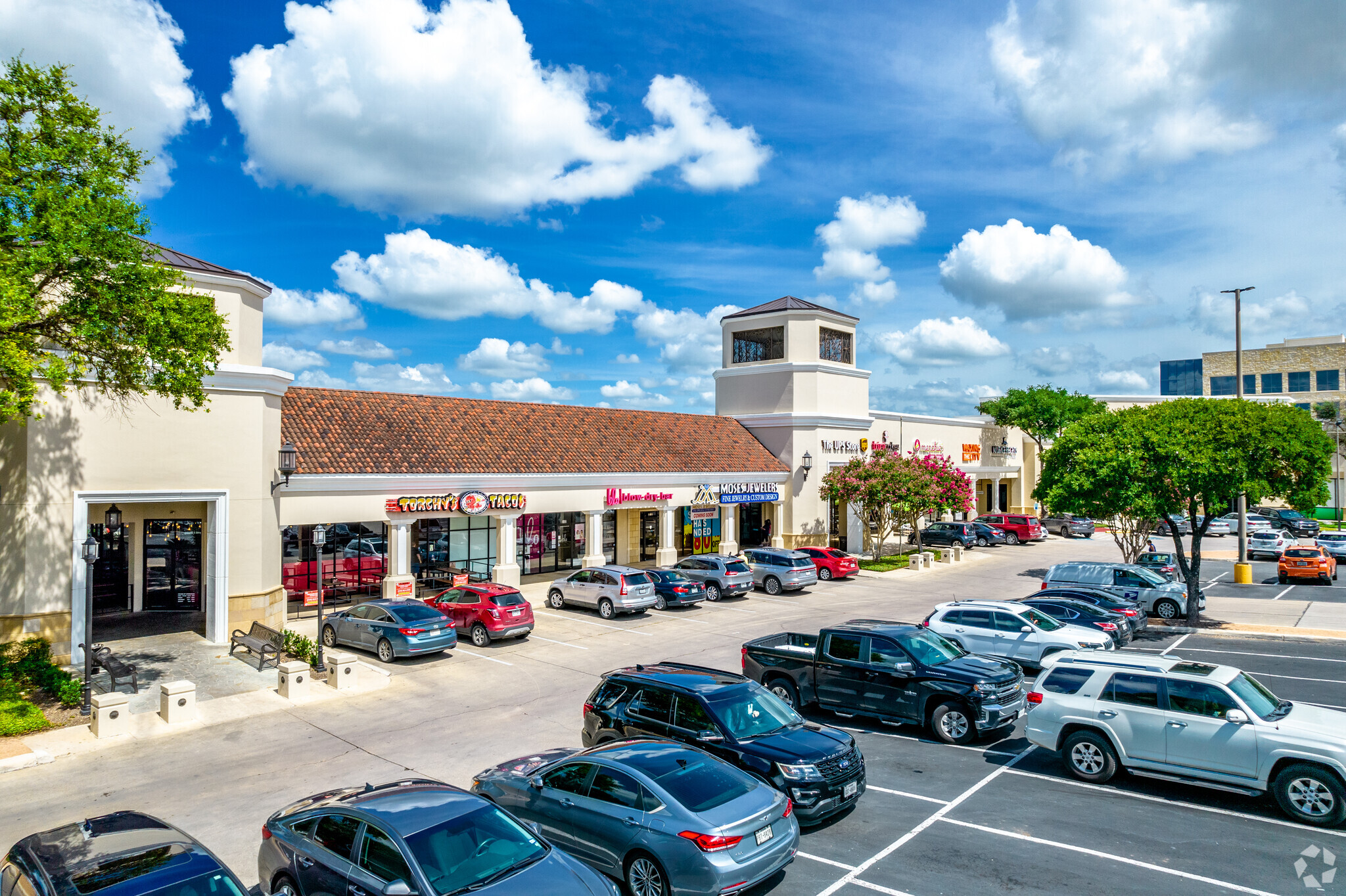 999 E Basse Rd, San Antonio, TX for lease Building Photo- Image 1 of 43