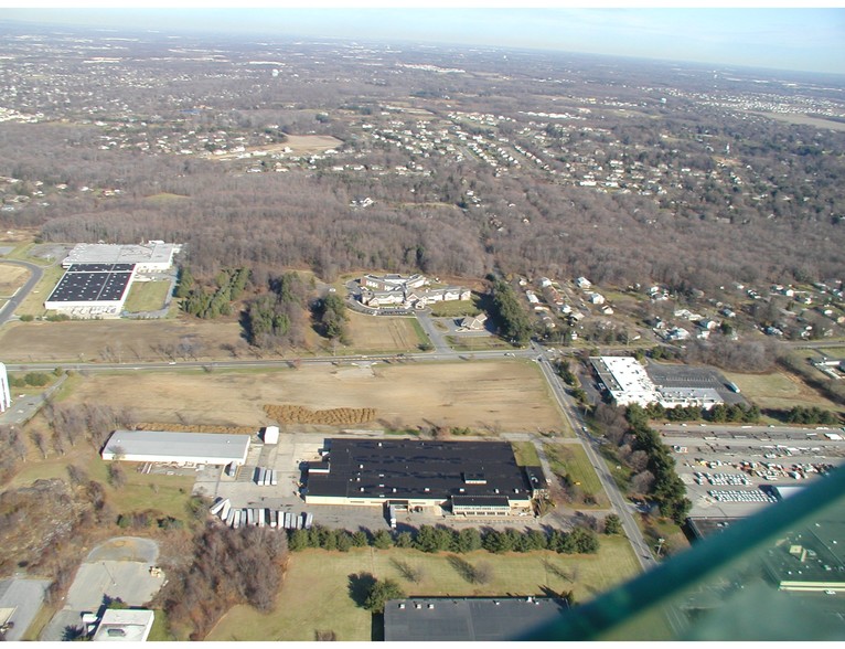 375 New Albany Rd, Moorestown, NJ for lease - Building Photo - Image 2 of 4