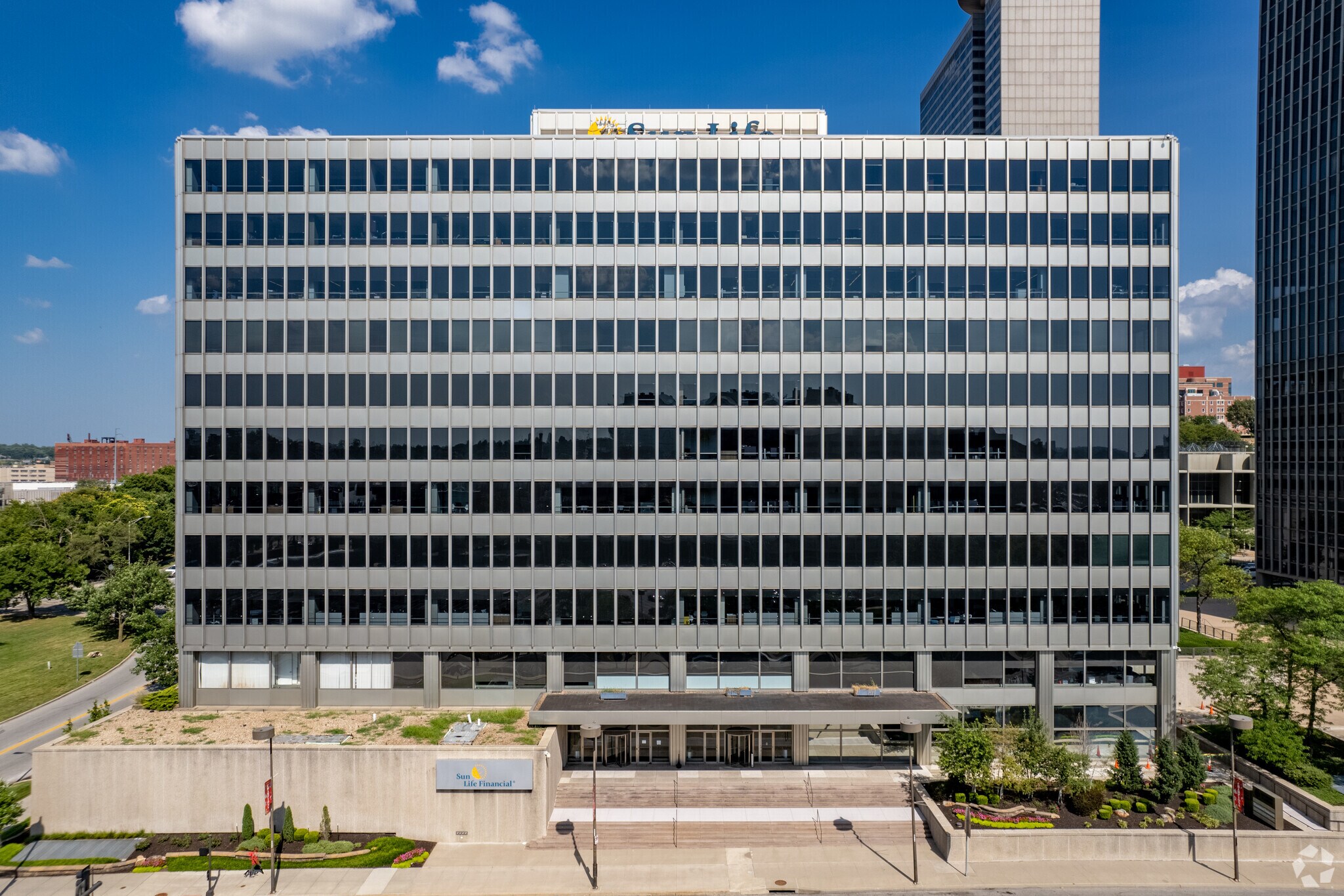 2323 Grand Blvd, Kansas City, MO 64108 Office for Lease