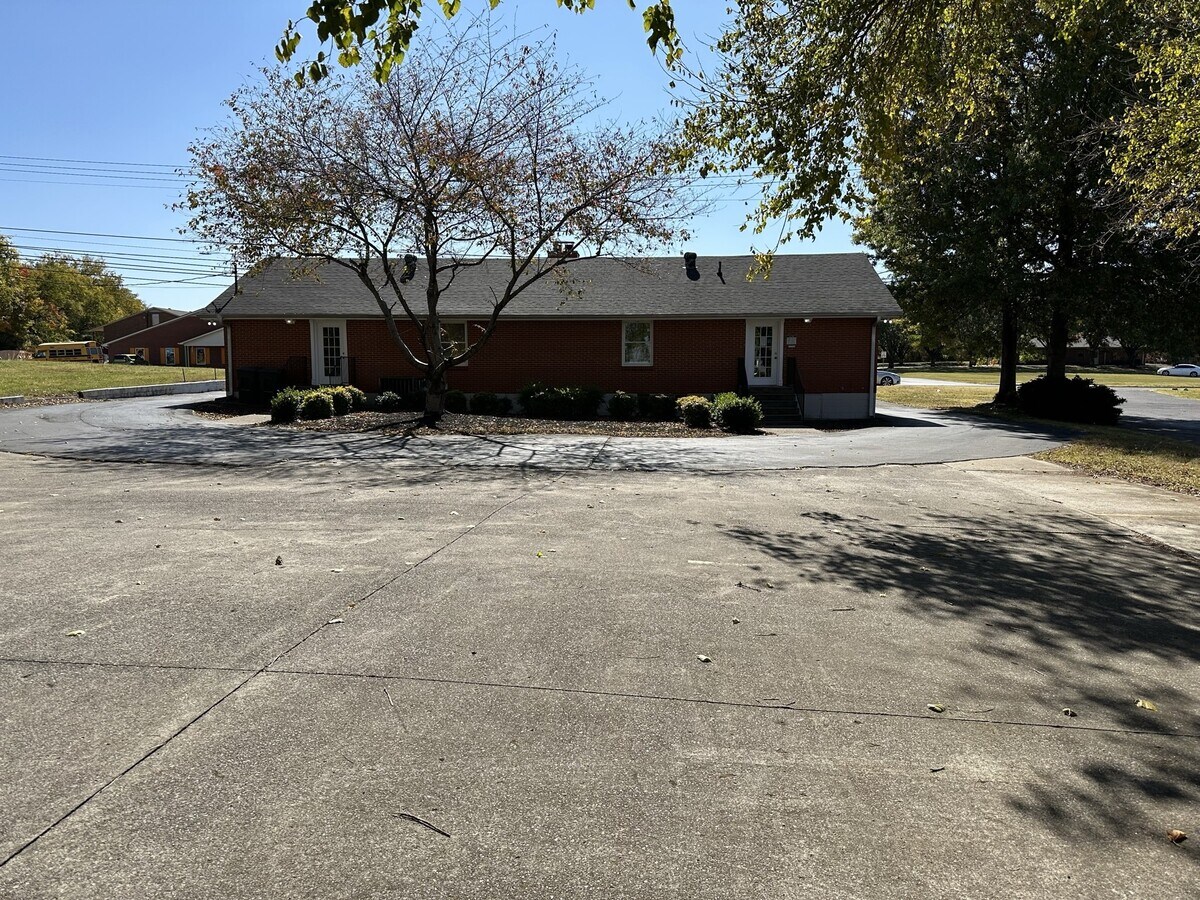 311 Enon Springs Rd E, Smyrna, TN 37167