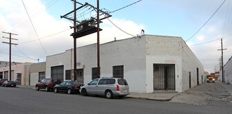 811 E 14th Pl, Los Angeles CA - Warehouse