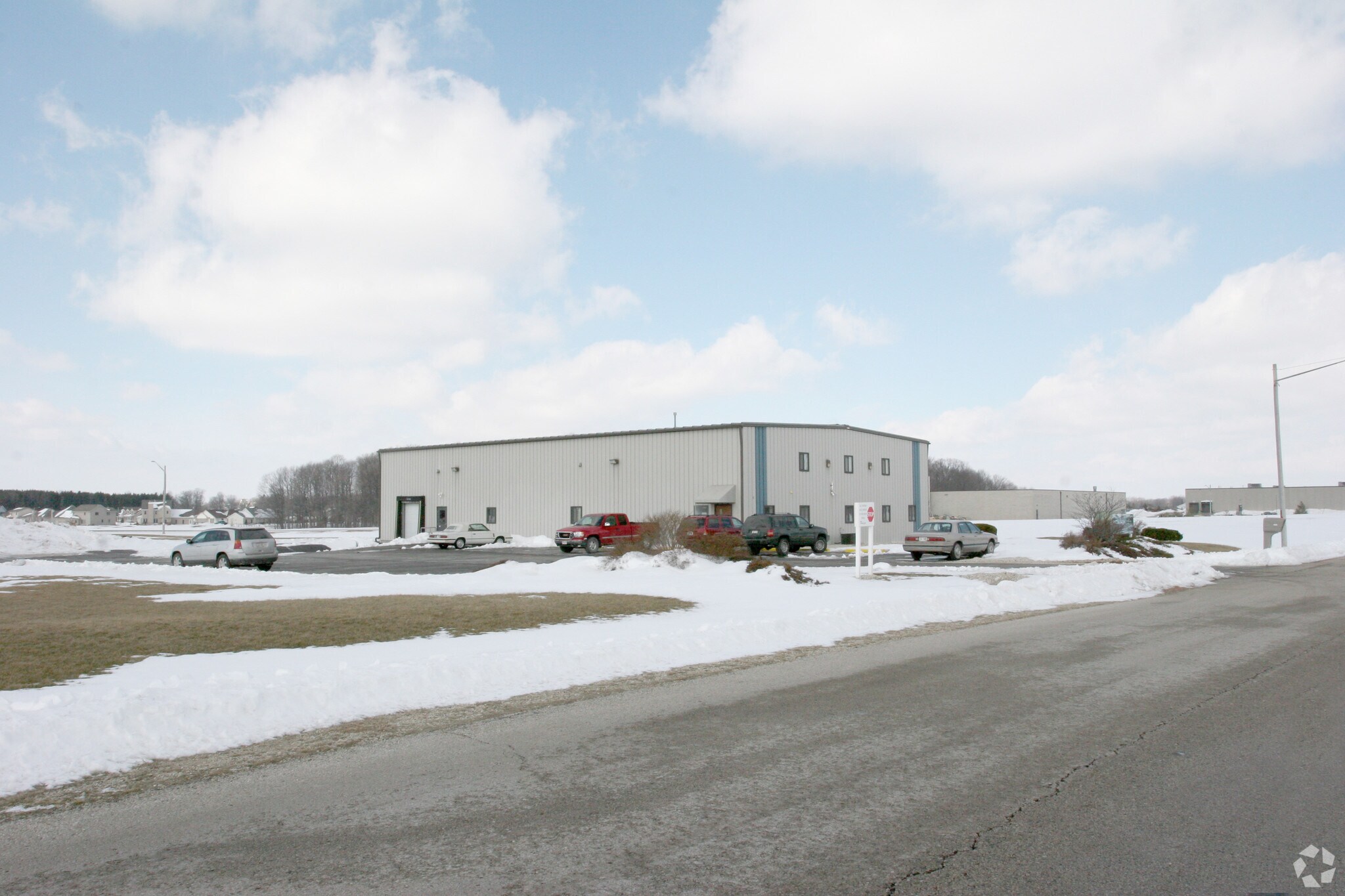 400 Ternes Dr, Random Lake, WI for sale Primary Photo- Image 1 of 1