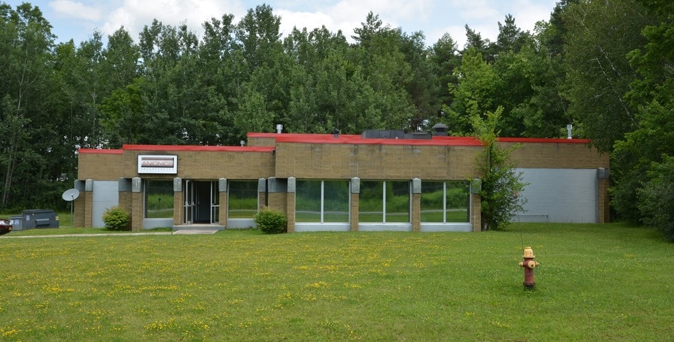 300 Hangar Rd, Oriskany, NY for sale - Primary Photo - Image 1 of 1