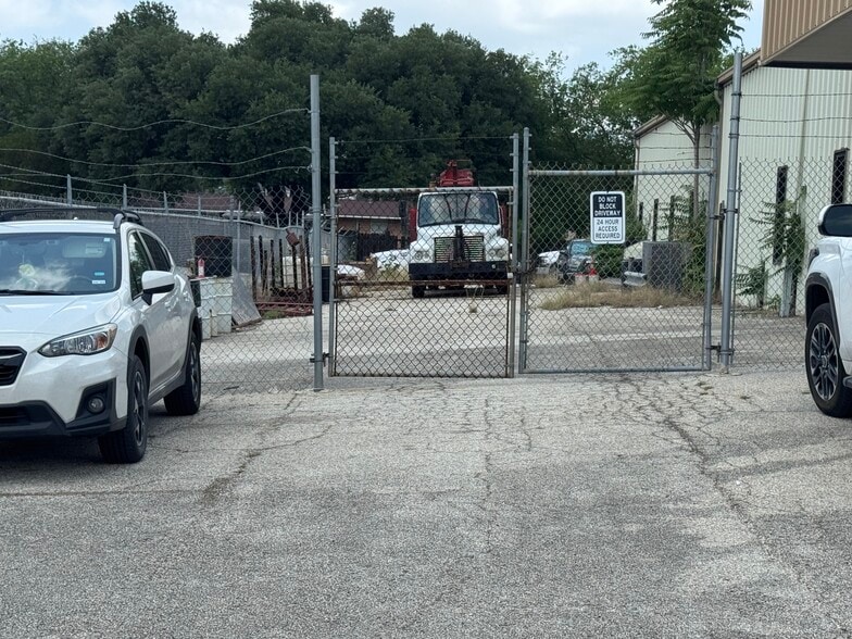 3 Burwood Ln, San Antonio, TX for sale - Building Photo - Image 3 of 4