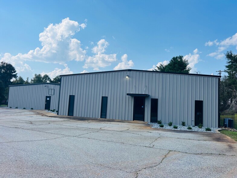 585 Old Georgia Rd, Moore, SC for sale - Building Photo - Image 1 of 1