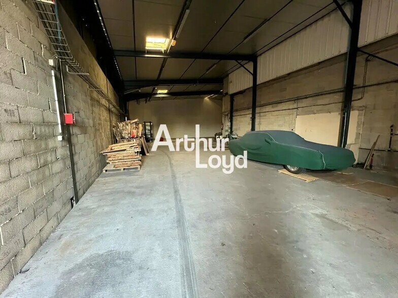 Flex in Puget-sur-Argens for lease - Interior Photo - Image 2 of 2