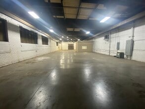 1502 12th St SW, Canton, OH for lease Interior Photo- Image 2 of 4