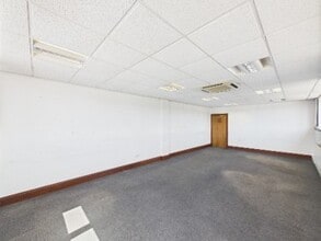 46-48 Deerdykes Vw, Cumbernauld for lease Interior Photo- Image 1 of 4