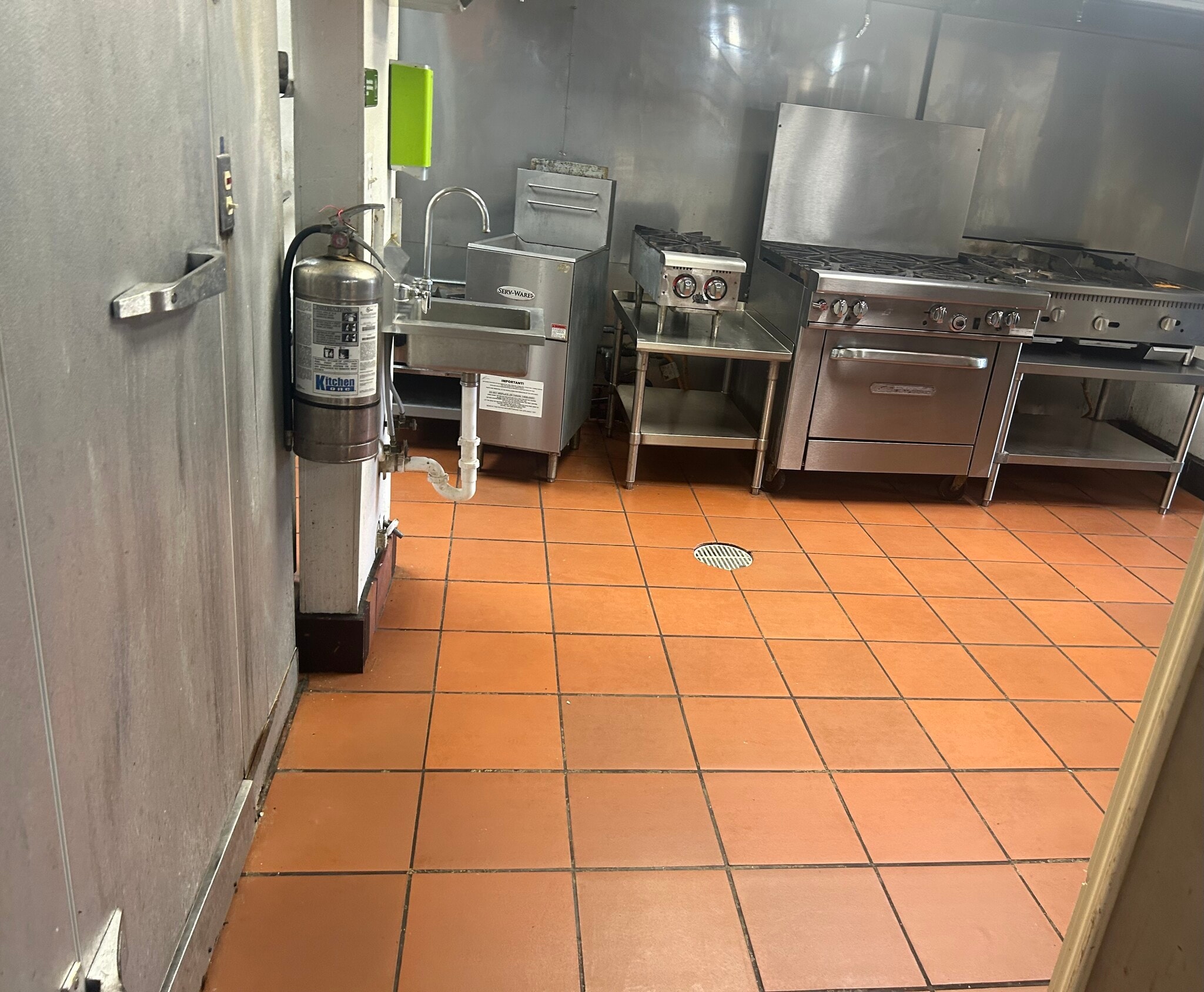 2083 N Powerline Rd, Pompano Beach, FL for lease Interior Photo- Image 1 of 6