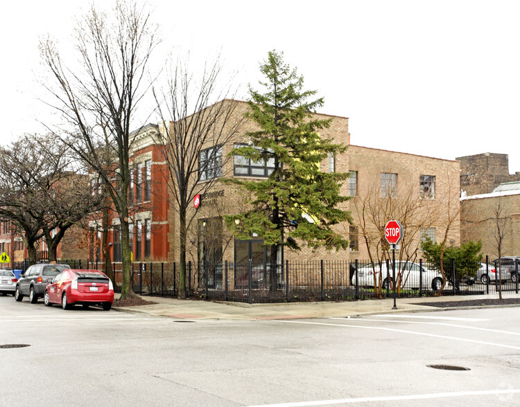 1659 W Hubbard St, Chicago, IL for lease - Building Photo - Image 2 of 33