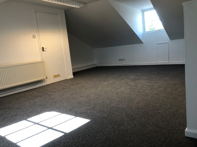 45-47 Southgate St, Winchester for lease - Building Photo - Image 3 of 3