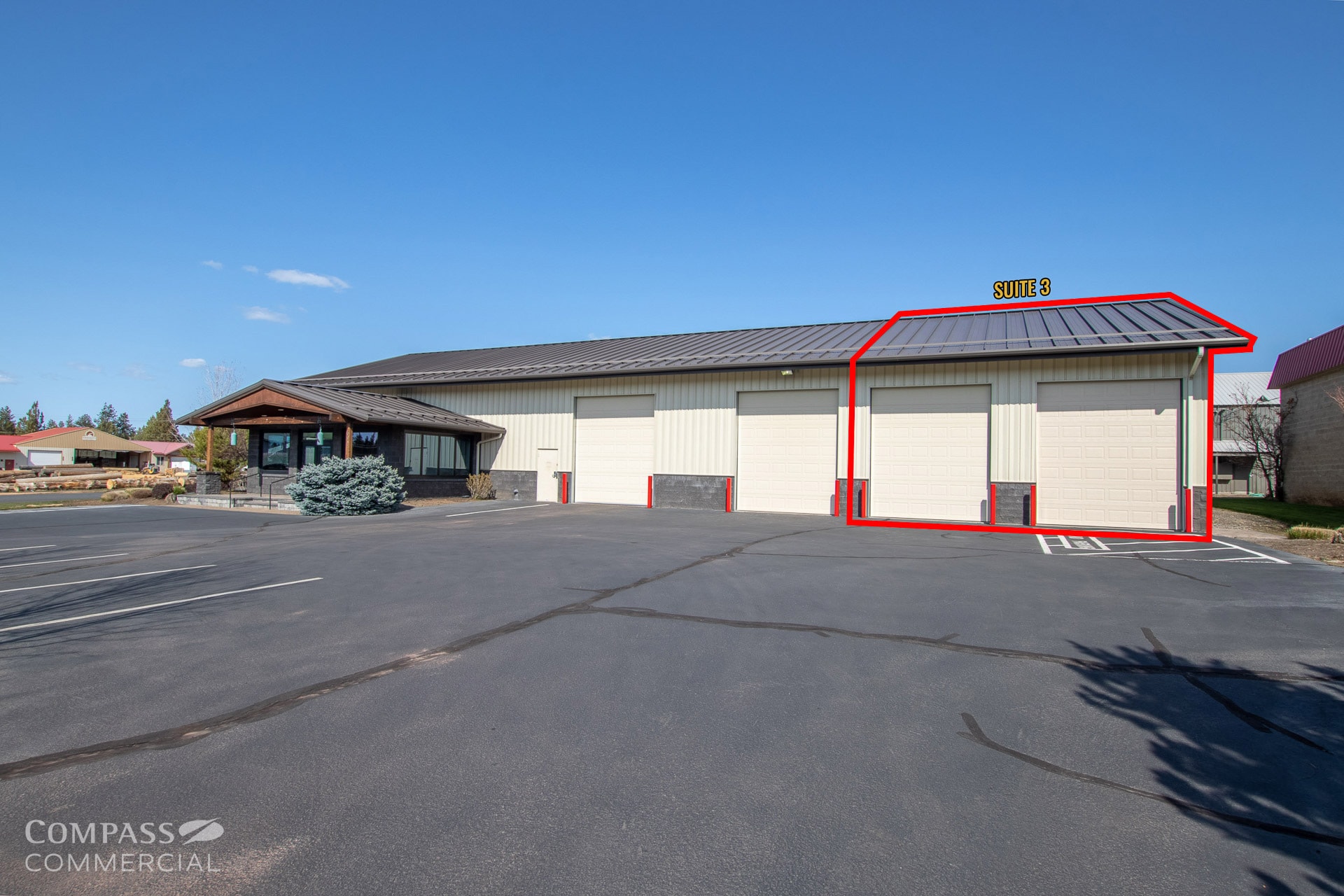 692 N Aylor Ct, Sisters, OR for lease Building Photo- Image 1 of 1