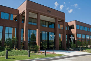 Long Lake Crossing Campus - Convenience Store