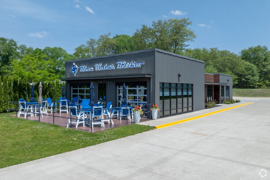 11921 SE Torch Lake Dr, Alden, MI for sale - Primary Photo - Image 1 of 1