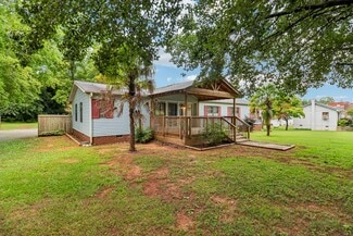 More details for 122 S Main St, New London, NC - Retail for Sale