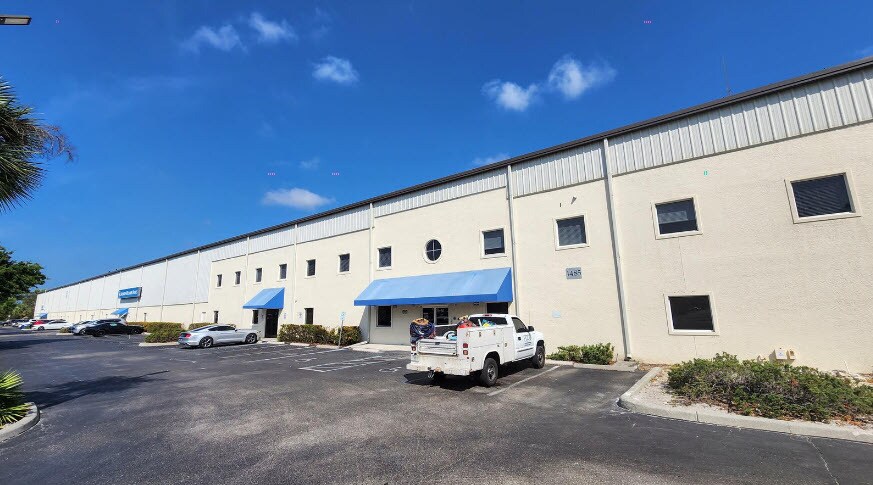 1485 Rail Head Blvd, Naples, FL for lease - Building Photo - Image 2 of 6