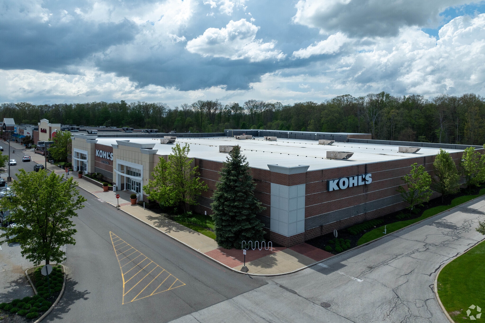7055-7205 N Aurora Rd, Aurora, OH for lease Primary Photo- Image 1 of 6