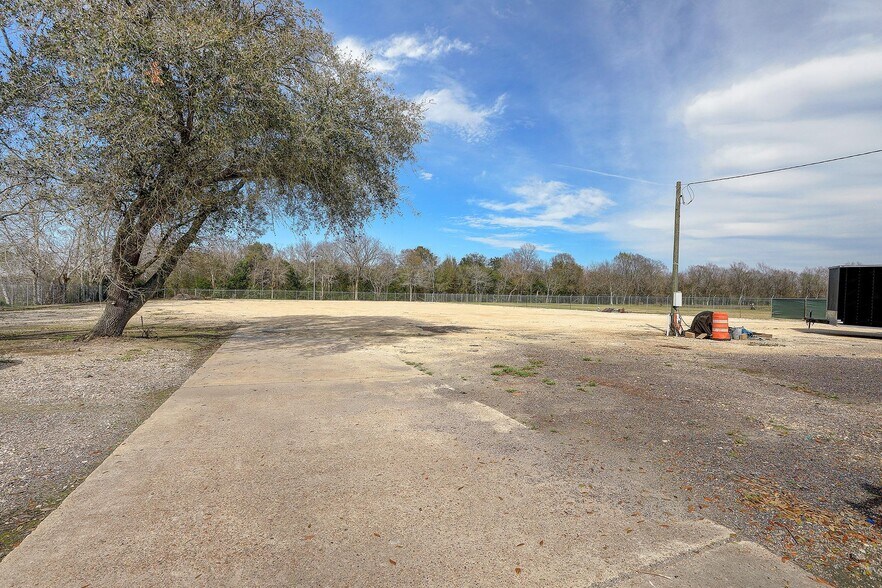 5205 W Orange St, Pearland, TX for lease - Primary Photo - Image 1 of 2