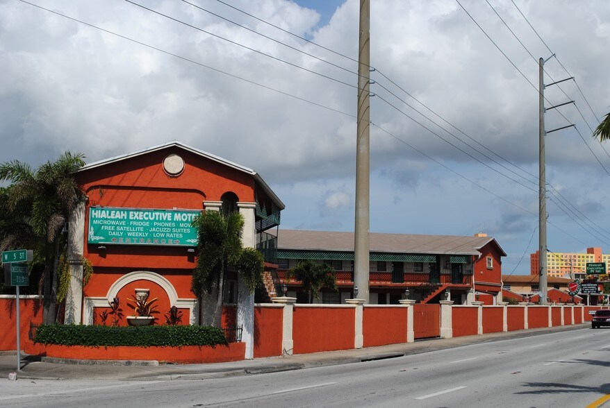 131 W Okeechobee Rd, Hialeah, FL for sale - Primary Photo - Image 1 of 1