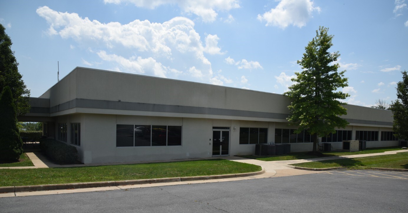 131 Dawson Dr, Winchester, VA for lease Building Photo- Image 1 of 11