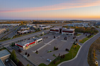 15 Royal Vista Pl NW, Calgary, AB - aerial  map view - Image1