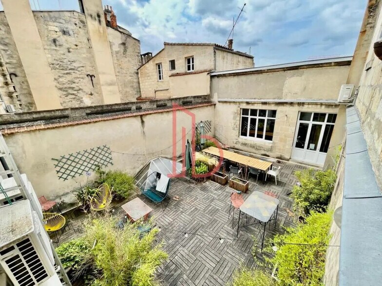 Office in Bordeaux for lease - Building Photo - Image 1 of 8