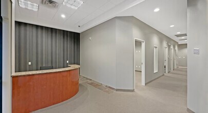 7265 Dean Martin Dr, Las Vegas, NV for lease Interior Photo- Image 1 of 13